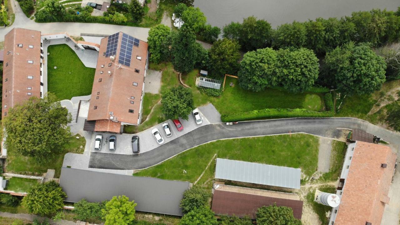 Hotel Statek Cesky Dvur Postupice Zewnętrze zdjęcie